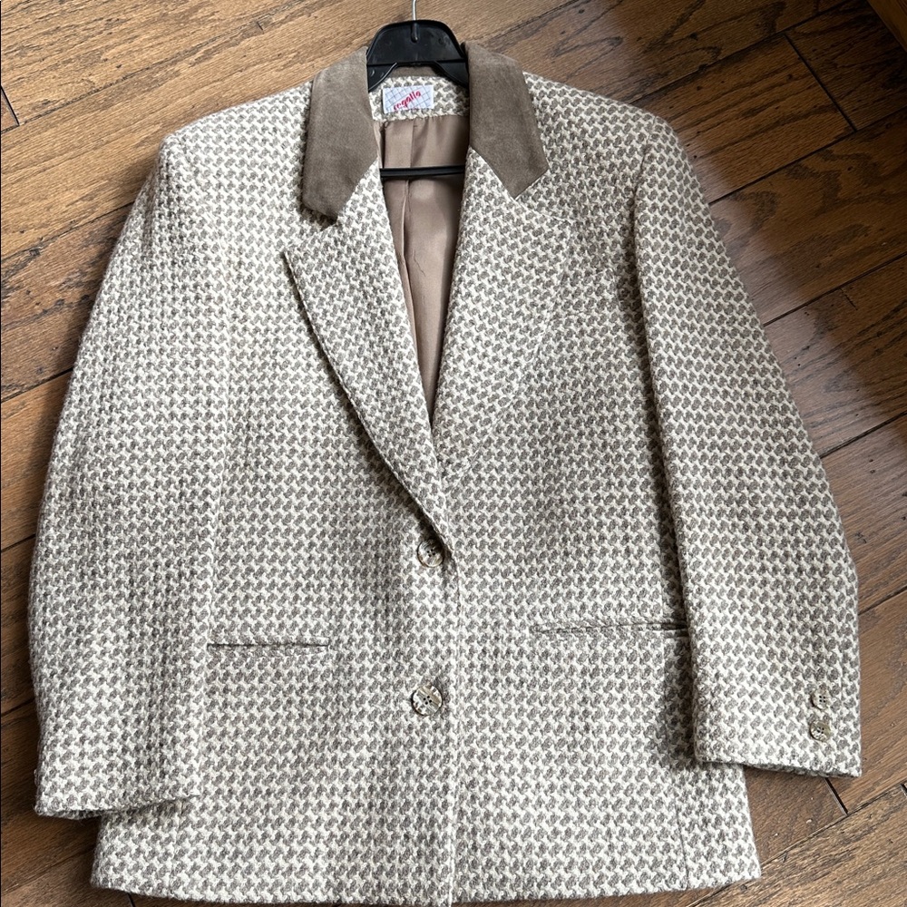 EBUC ABSOLUTELY GORGEOUS BLAZER WITH GEN SUEDE COLLAR AND GEN LEATHER/SUEDE PANT - Picture 3 of 17